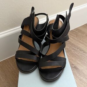 Lucky Brand Black Strappy Sandals